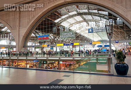 
                Leipzig, Hauptbahnhof, Bahnhofshalle                   