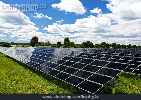 
                Solarpanel, Solaranlage, Solarkraftwerk                   