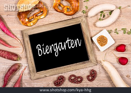 
                Bayrische Küche, Brotzeit, Biergarten                   