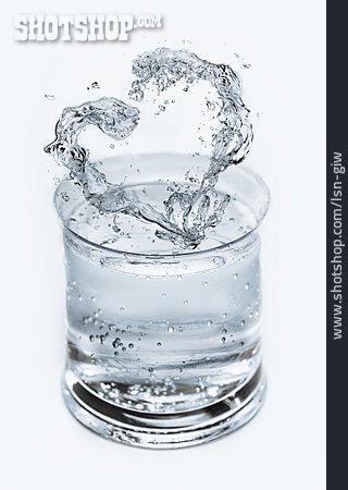 
                Mineralwasser, Herzform, Splash                   