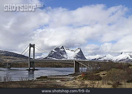 
                Hängebrücke, Norwegen, Efjord                   