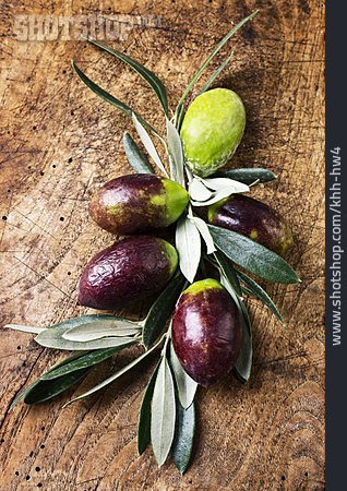 
                Oliven, Olivenzweig, Mediterrane Küche                   