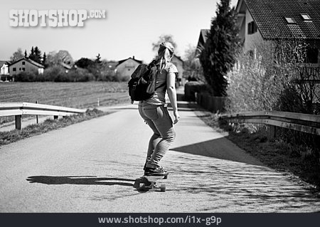 
                Skateboarding, Skaterin                   