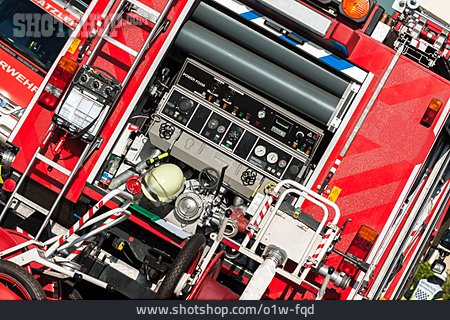 
                Feuerwehr, Einsatzfahrzeug, Feuerwehrauto, Feuerwehrausrüstung                   