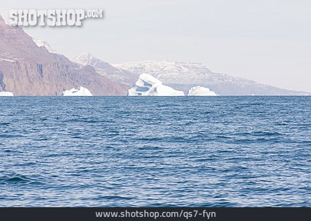 
                Arktis, Eisberg                   