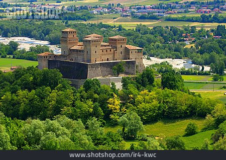 
                Burg, Italien, Emilia-romagna, Torrechiara                   
