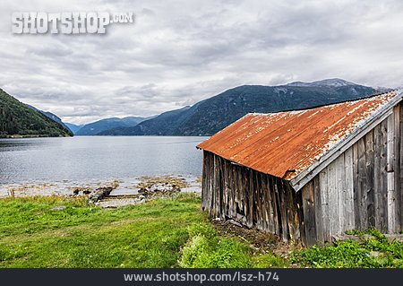 
                Norwegen, Schuppen, Fjord, Storfjord                   