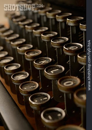 
                Buchstaben, Schreibmaschine                   