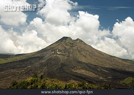 
                Vulkan, Batur                   