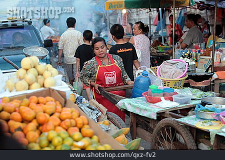 
                Markt, Verkäuferin, Vientiane                   