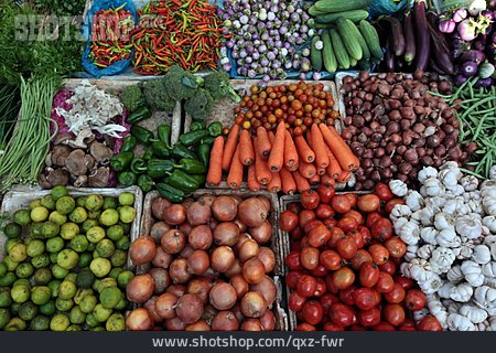 
                Markt, Gemüsestand                   