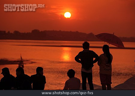 
                Sonnenuntergang, Mekong                   