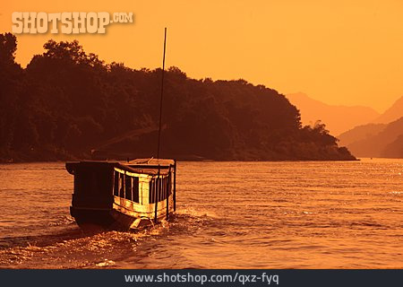 
                Schiff, Laos, Mekong                   