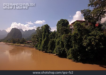 
                Laos, Vang Vieng, Nam Xong                   