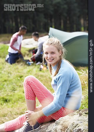 
                Junge Frau, Outdoor, Camping                   