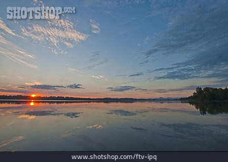 
                Sonnenaufgang, Morgenstimmung, Waginger See                   