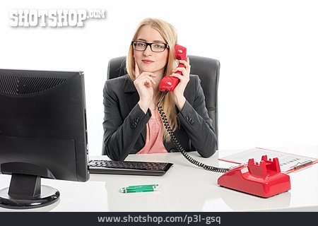 
                Junge Frau, Geschäftsfrau, Büro, Telefonieren                   