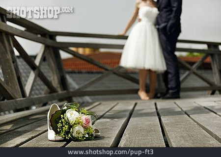 
                Hochzeit, Heirat, Brautstrauß, Hochzeitspaar, Brautpaar                   