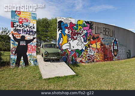 
                Berlin Wall, Commemoration                   