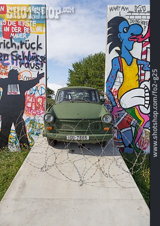 
                Berliner Mauer, Trabant, Ddr                   