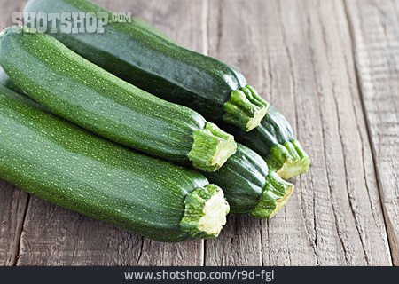 
                Gemüse, Zucchini, Kürbisgewächs                   