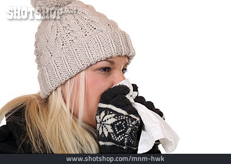 
                Junge Frau, Erkältung, Grippe, Nase Putzen                   