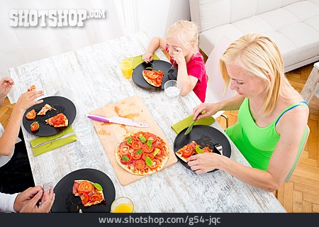 
                Mutter, Essen, Tochter, Pizza                   