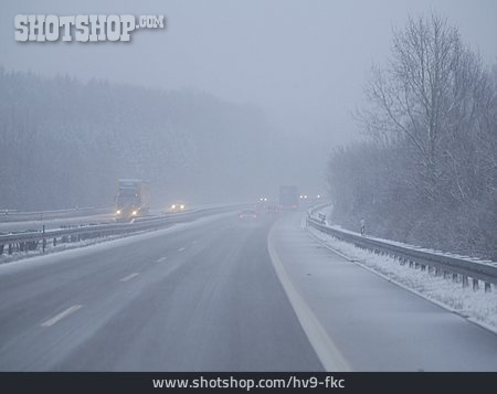 
                Schnee, Straßenverkehr, Schneechaos                   