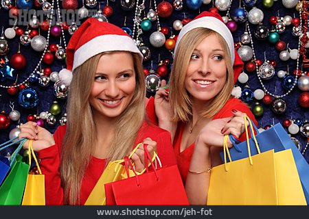 
                Junge Frau, Einkauf & Shopping, Weihnachten, Freundin                   