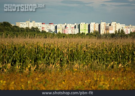 
                Sozialer Wohnungsbau, Bratislava, Hochhaussiedlung                   