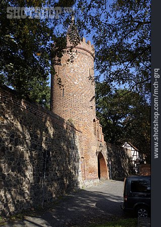 
                Stadtmauer, Wehranlage, Neubrandenburg                   