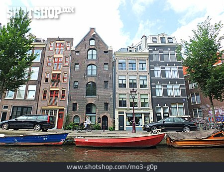 
                Amsterdam                   