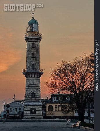 
                Leuchtturm, Warnemünde, Rostock                   