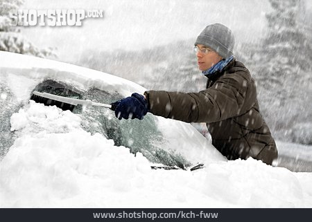 
                Mann, Winter, Auto, Eiskratzen                   