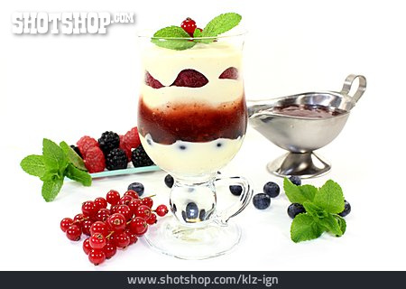 
                Fruchtdessert, Nachtisch, Trifle                   