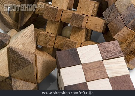 
                Holzspielzeug, Konstruktionspuzzle                   