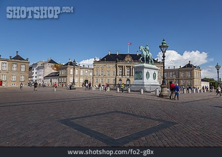 
                Schlossplatz, Kopenhagen, Schloss Amalienborg                   