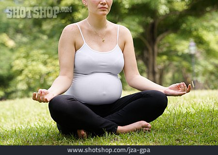 
                Meditation, Babybauch, Schwangerschaftsyoga                   