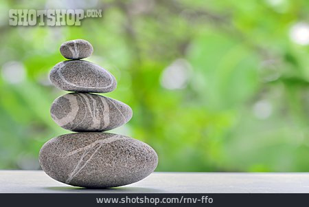 
                Balance, Steinmännchen, Steinpyramide                   