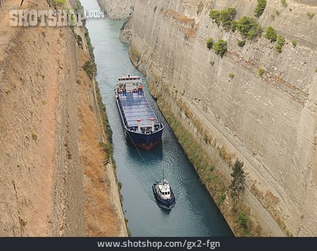 
                Frachtschiff, Kanal Von Korinth, Korinth                   