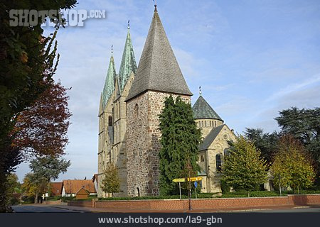 
                Kirche, St. Laurentius, Langförden                   