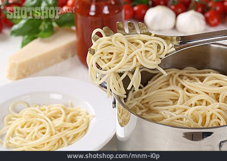 
                Servieren, Spaghetti                   