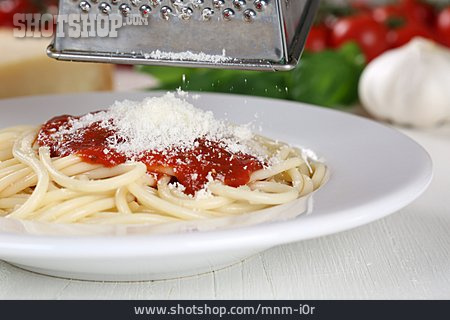 
                Servieren, Spaghetti Napoli                   