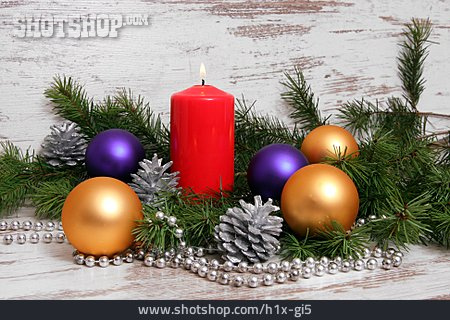 
                Kerze, Christbaumkugel, Weihnachtsdekoration, Kerzenschein                   
