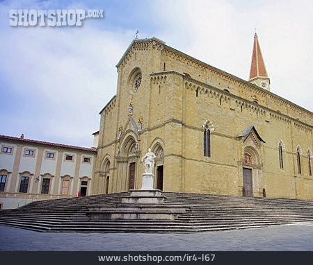
                Kirche, Arezzo                   