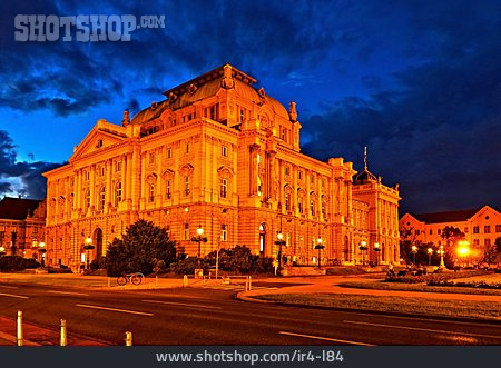 
                Zagreb, National Theatre Munich                   