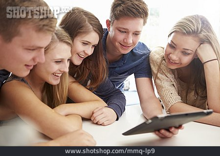 
                Teenager, Friendship, Tablet-pc                   