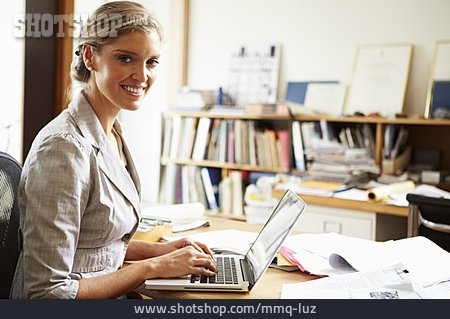 
                Geschäftsfrau, Büro & Office, Selbstständigkeit                   