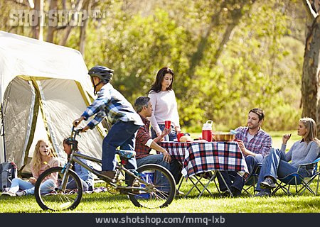 
                Picknick, Ausflug, Campingurlaub                   