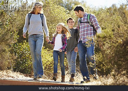 
                Spaziergang, Ausflug, Familienausflug                   